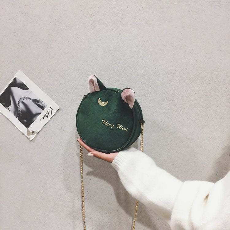 Versatile cross-body chain bag