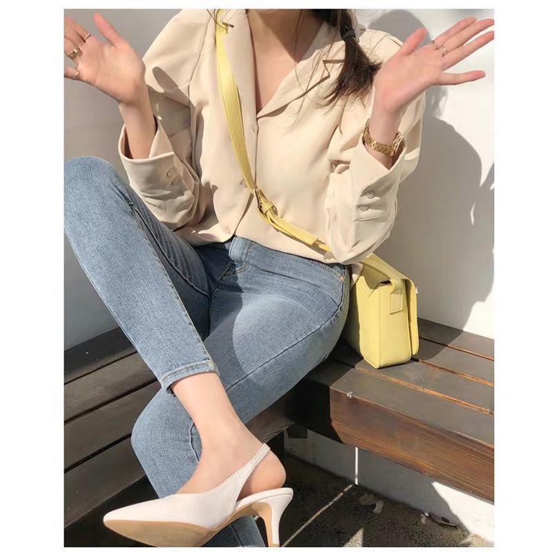Light skinny jeans